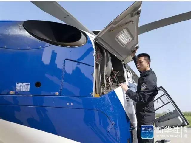 帅气武装直升机视频,帅气飞行直升机