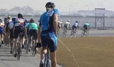 穿连体裤上厕所怎么办 (连体裤上厕所不方便怎么办)