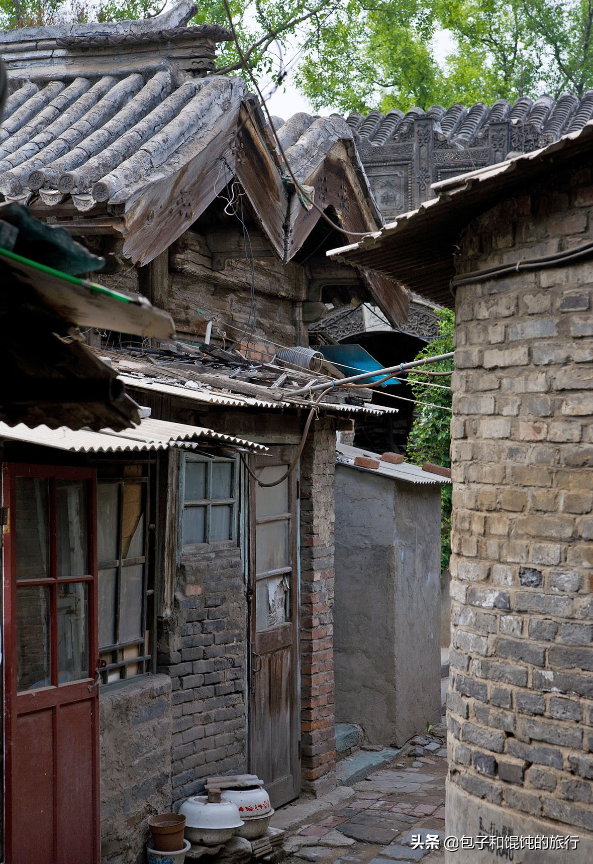 闅愯棌鍦ㄨ儭鍚岄噷鐨勫洓鍚堥櫌,闅愯棌鍦ㄥ洓鍚堥櫌閲岀殑绮鹃洉鎷遍棬