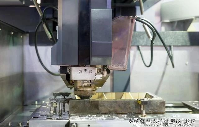 丝锥钻头断在孔里怎么弄出来,丝锥一体钻头断了怎么取