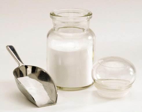 鼻子上挤出来的白色小点,鼻子上挤出一条白色条状的东西