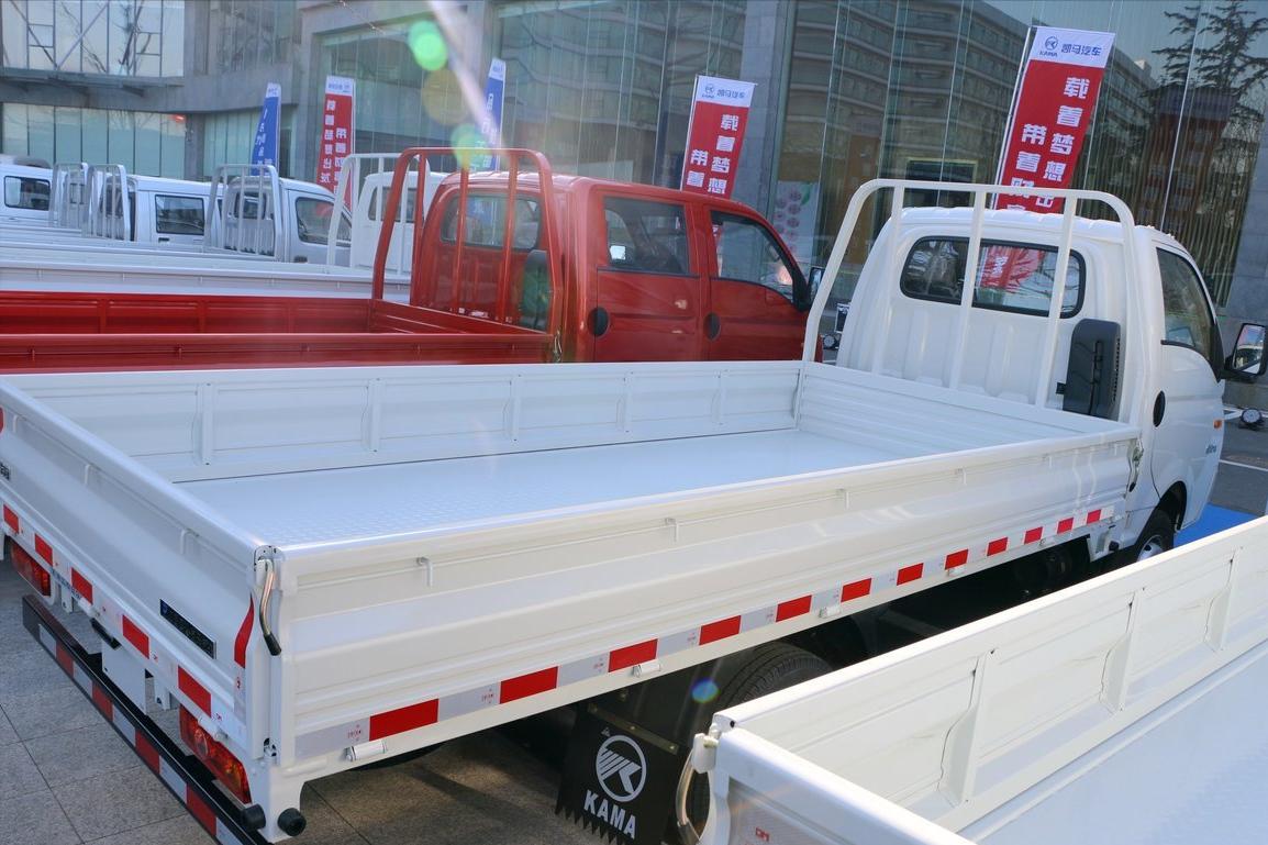 最新款国六自动挡厢式小卡车,经济型小卡车推荐