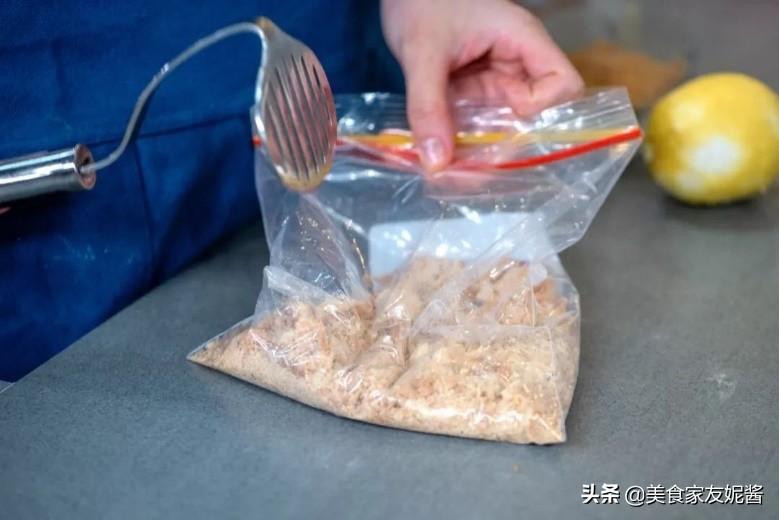 今日美食推荐红薯栗子芝士蛋糕,核桃栗子轻芝士蛋糕制作