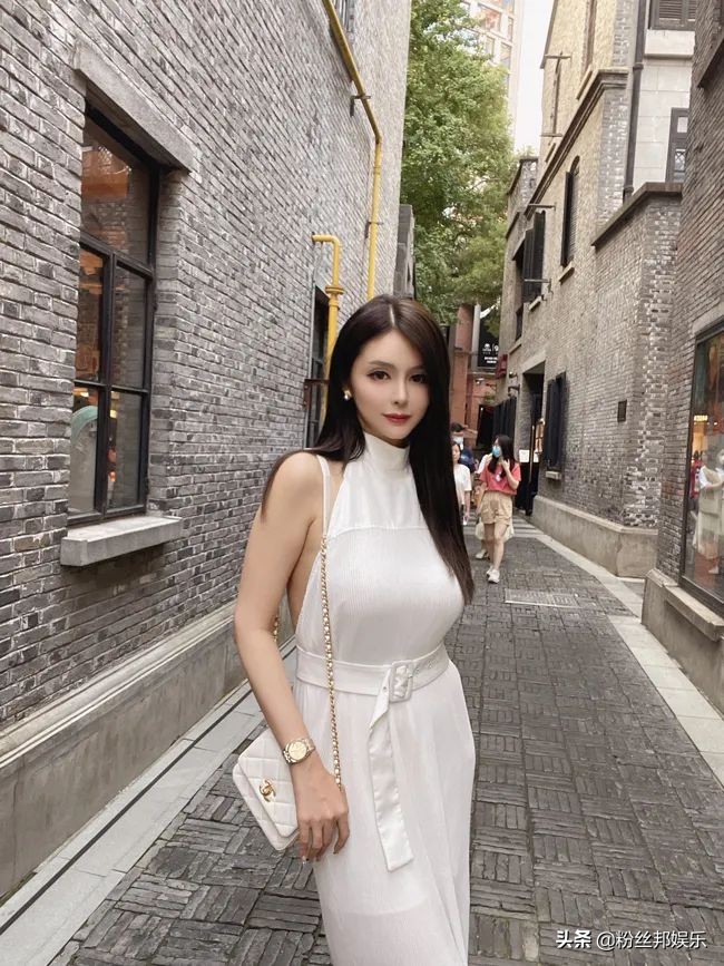 斗鱼张琪格遇粉丝追求，月薪23万美金还是混血，怀疑是*子骗**玩套路