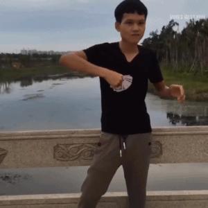 搞笑白色连衣裙视频,搞笑gif第356期