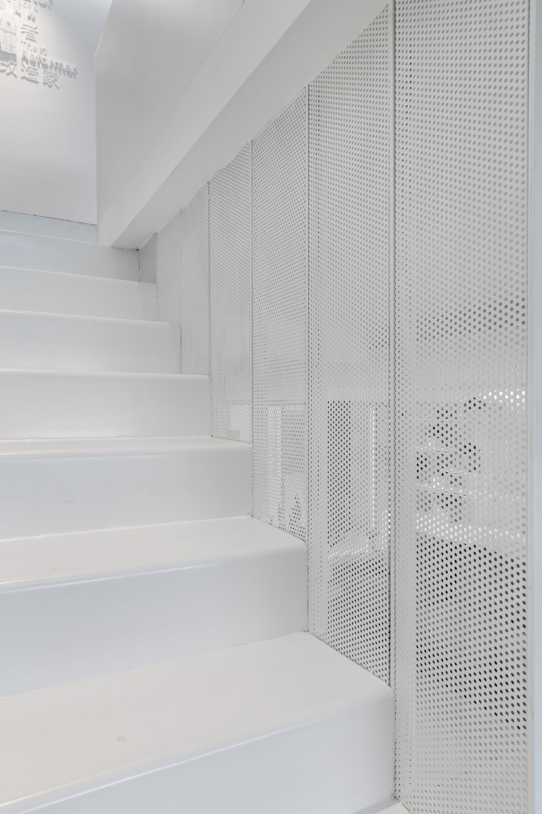 简约开放办公区设计,郑州办公空间设计风格