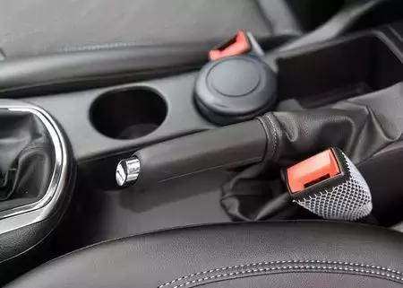 手刹冻住了怎么办,手刹被冻住了快速解决方法