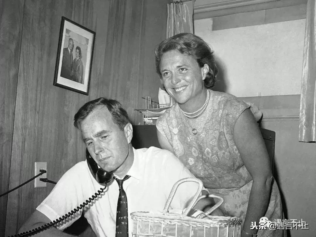 怎样评价老布什和芭芭拉的爱情,老布什和妻子芭芭拉