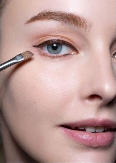 ol妆化妆教程,新手化妆入门教程无眼影红唇妆