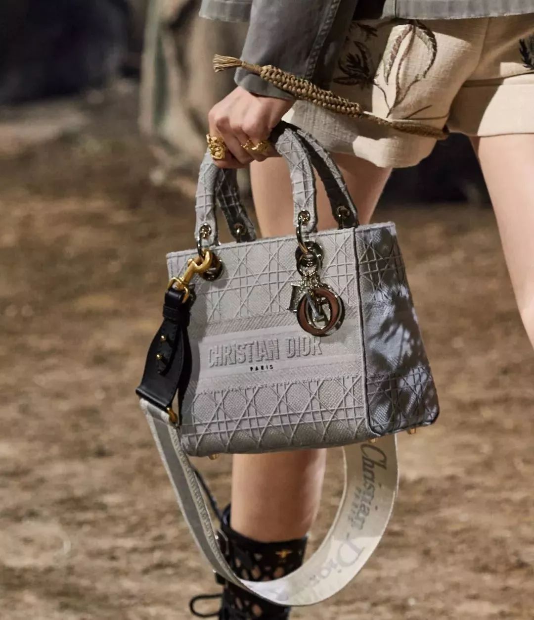 最值得买的dior,dior值得买的马鞍包是哪款
