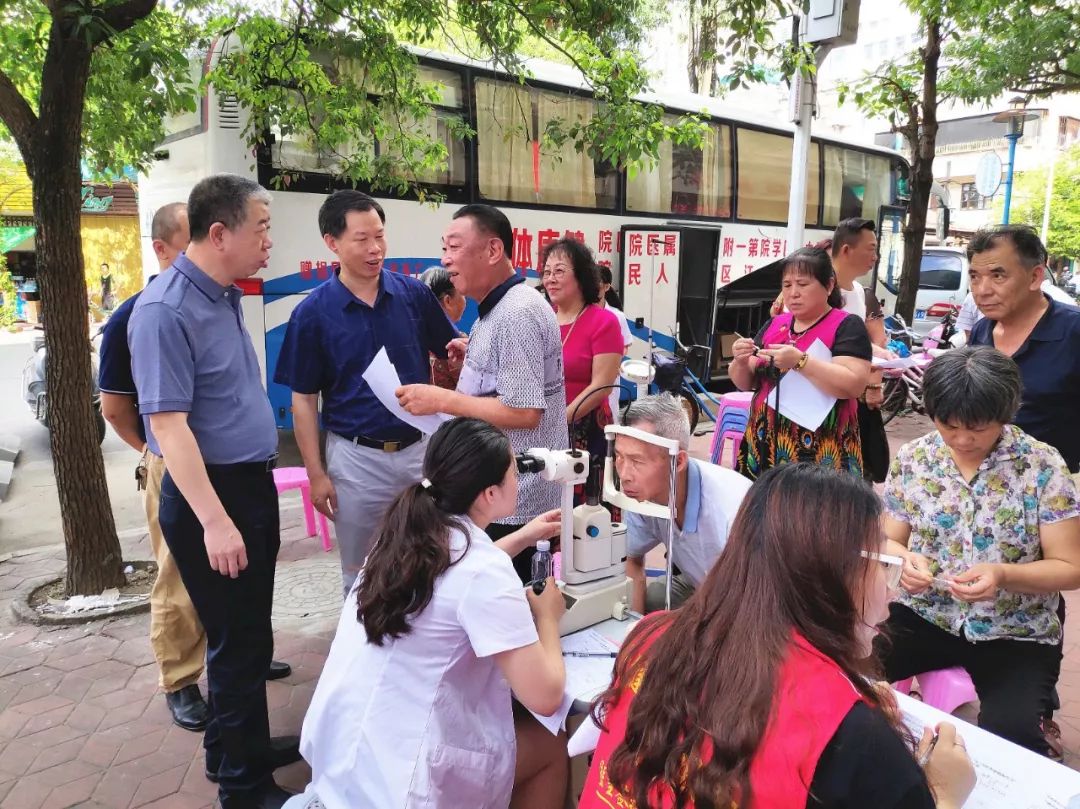 日报专版|*江濠**：全力打造“15分钟医疗服务圈”
