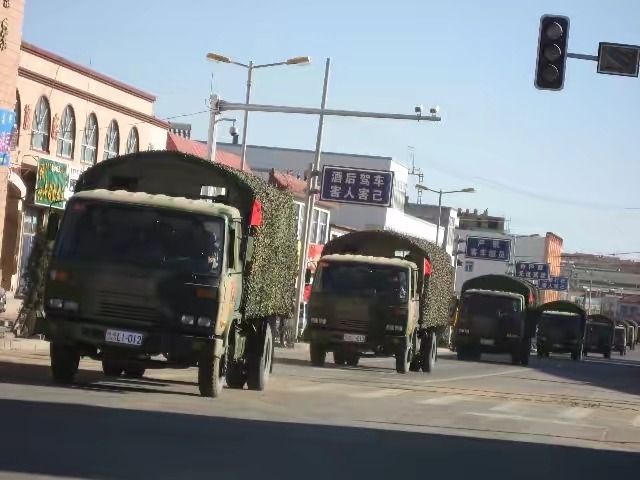 警察敢扣核弹运输车吗,20枚核弹导弹车被交警扣押