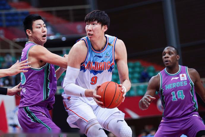 辽宁不惜受伤帮老叔!北控双塔禁赛,老马季后赛悬了,广州争气吧