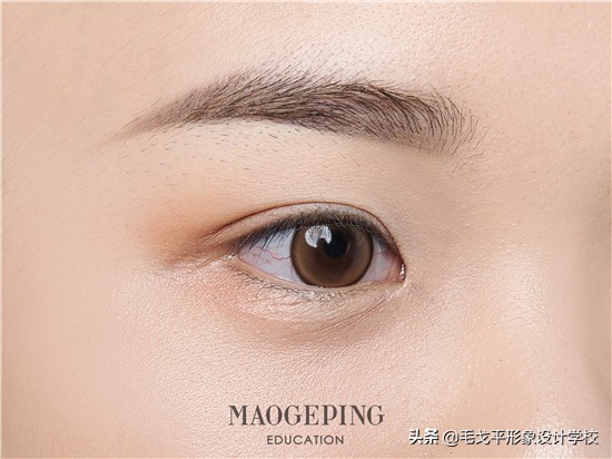 甜美公主风妆容,洋气又显可爱的妆容