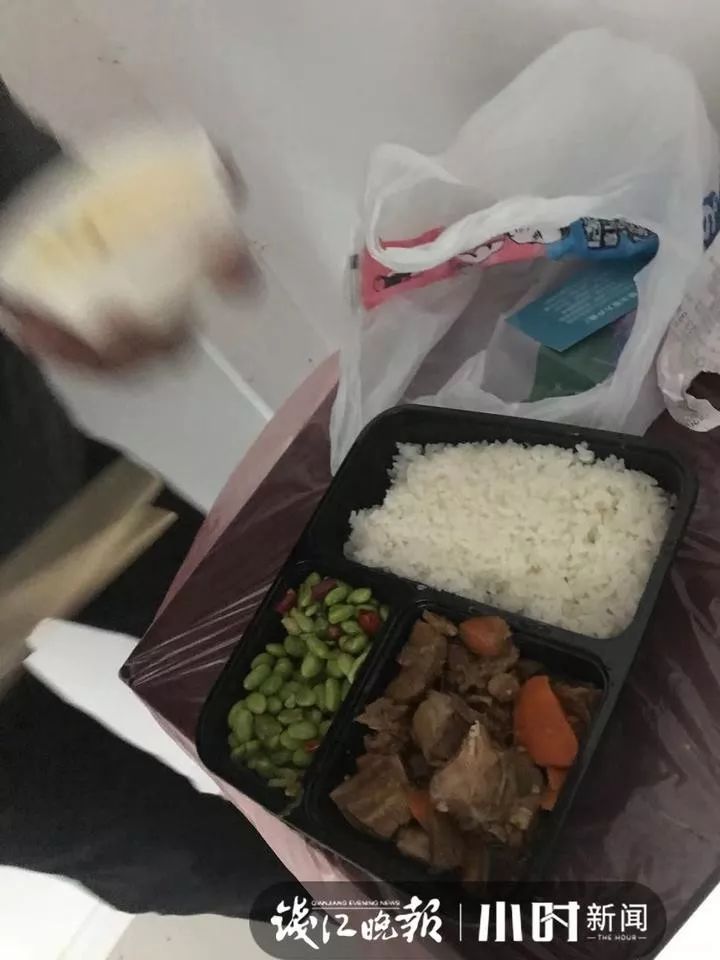 快递小哥面临的困境,快递小哥派件凌晨3点