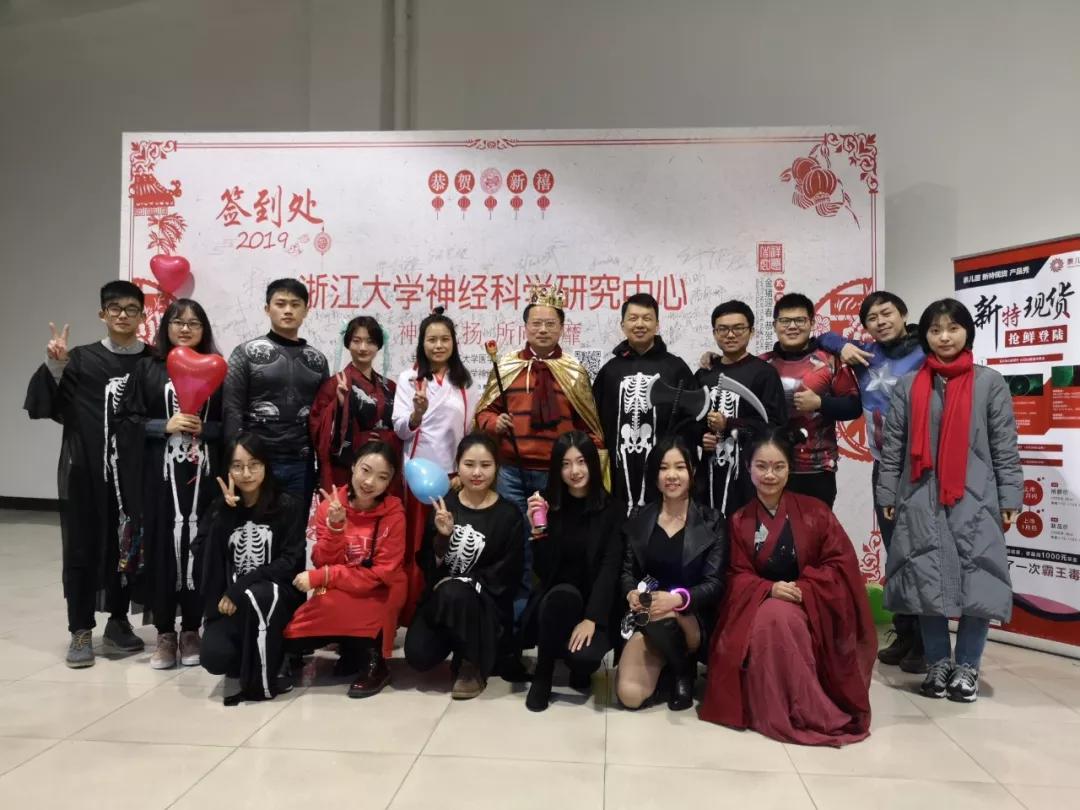 闈㈠楂樿柂璇辨儜,闈㈠缇庡浗楂樿柂姣呯劧鍥炲浗