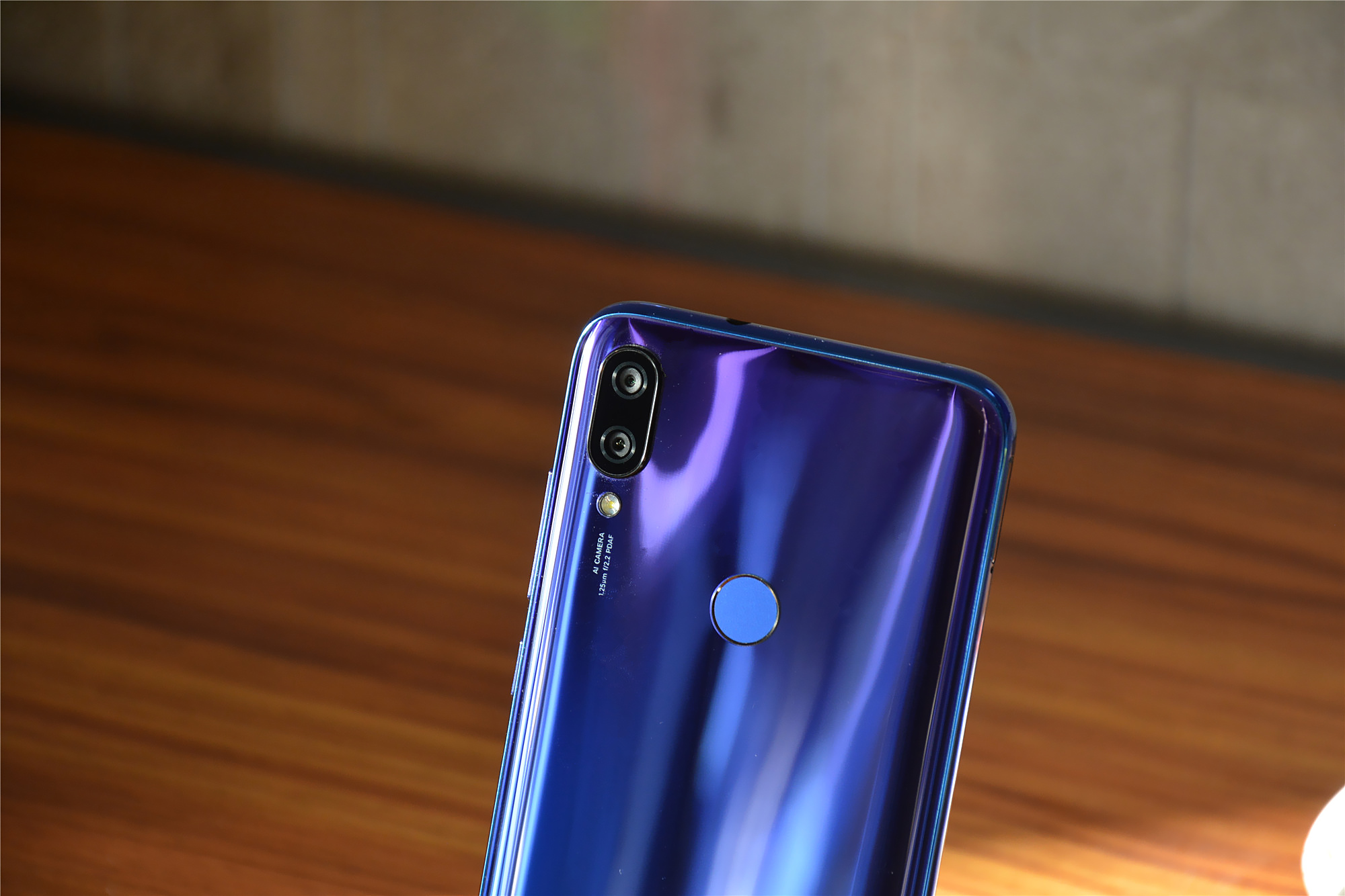 小米play手机值得入手吗,新发布的小米play