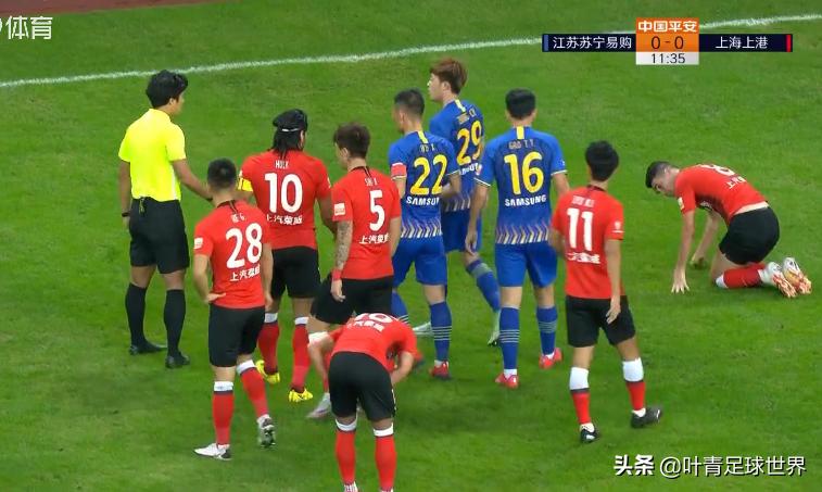 1红3黄0争议，韩国裁判MVP！91分钟暖心一幕，中超少见