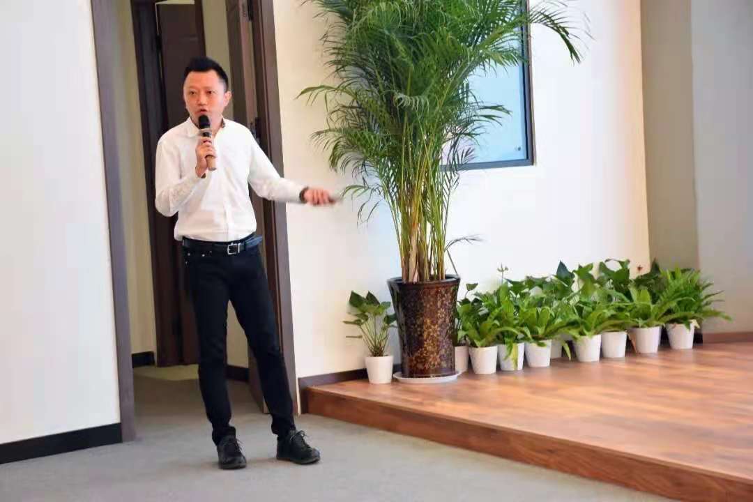 千万级“抢人大战”，龙记的布局你看懂了么？