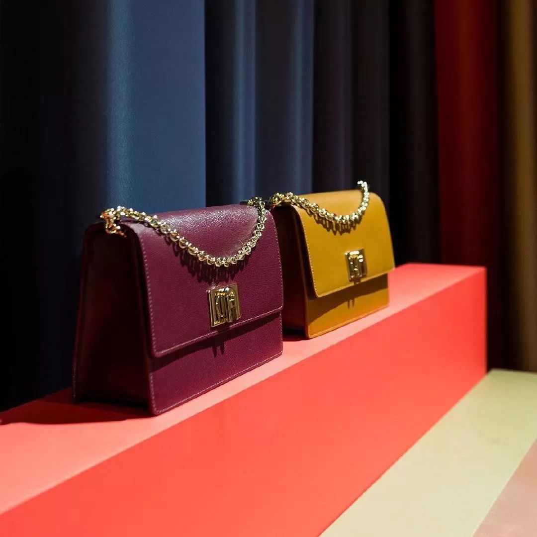 小ck值得买的几款包,别再买这些烂大街的潮牌