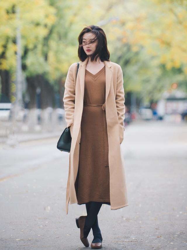 长大衣怎样穿搭最好看,长大衣适合穿什么款式的裙子