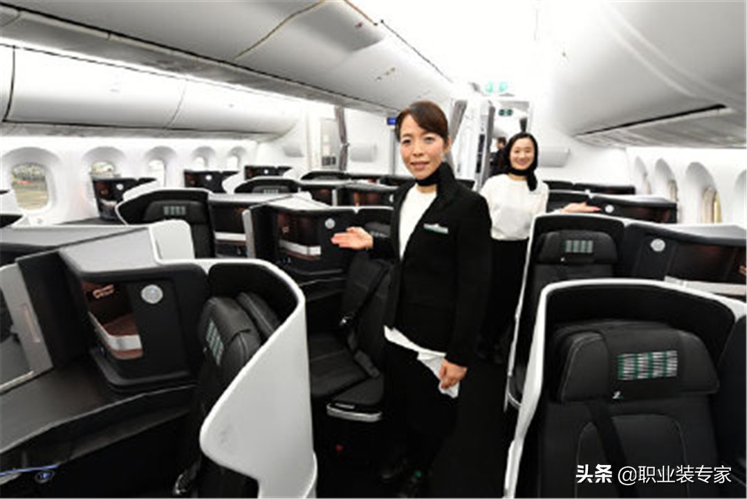 日本航空空姐最新服装,各国航空空姐制服大全
