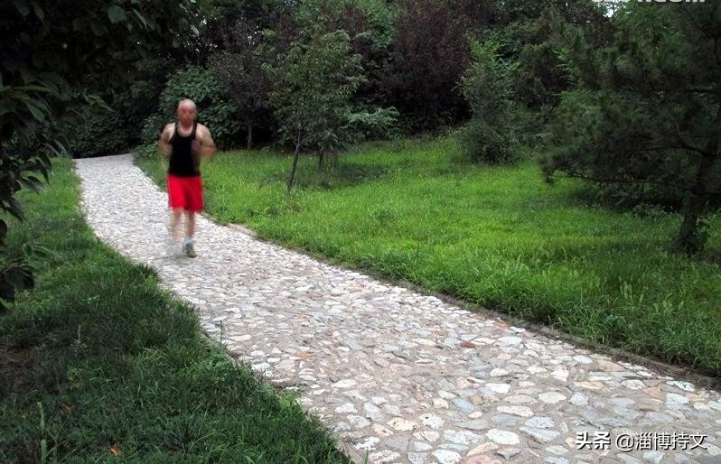 热爱生活从每日跑步开始,跑步让我感受健康和快乐