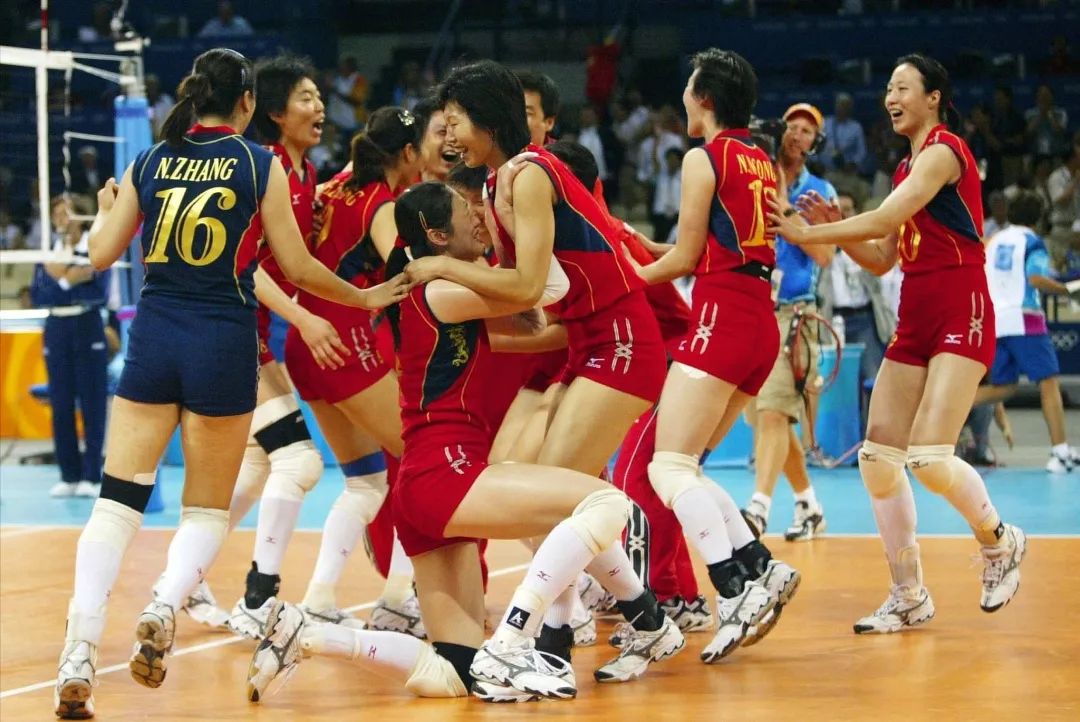 谁会替代郎平成为中国女排主教练,两大女排功勋老将回归助力郎平