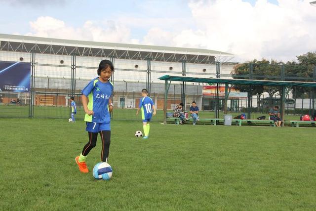 与梦想同行微队课,昆明青少年足球冬令营