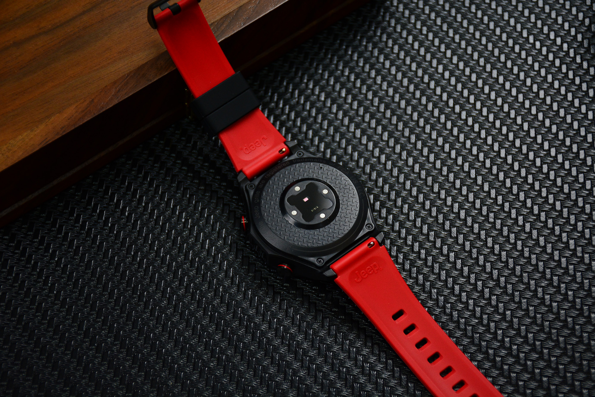 内存128g可插卡的电话手表,jeep黑骑士手表打王者