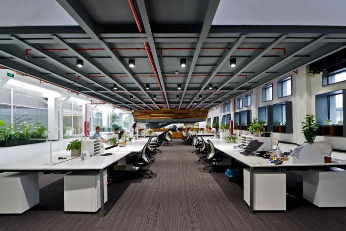 现在的钱怎么越来越贬值,货币大幅度贬值的时候买什么