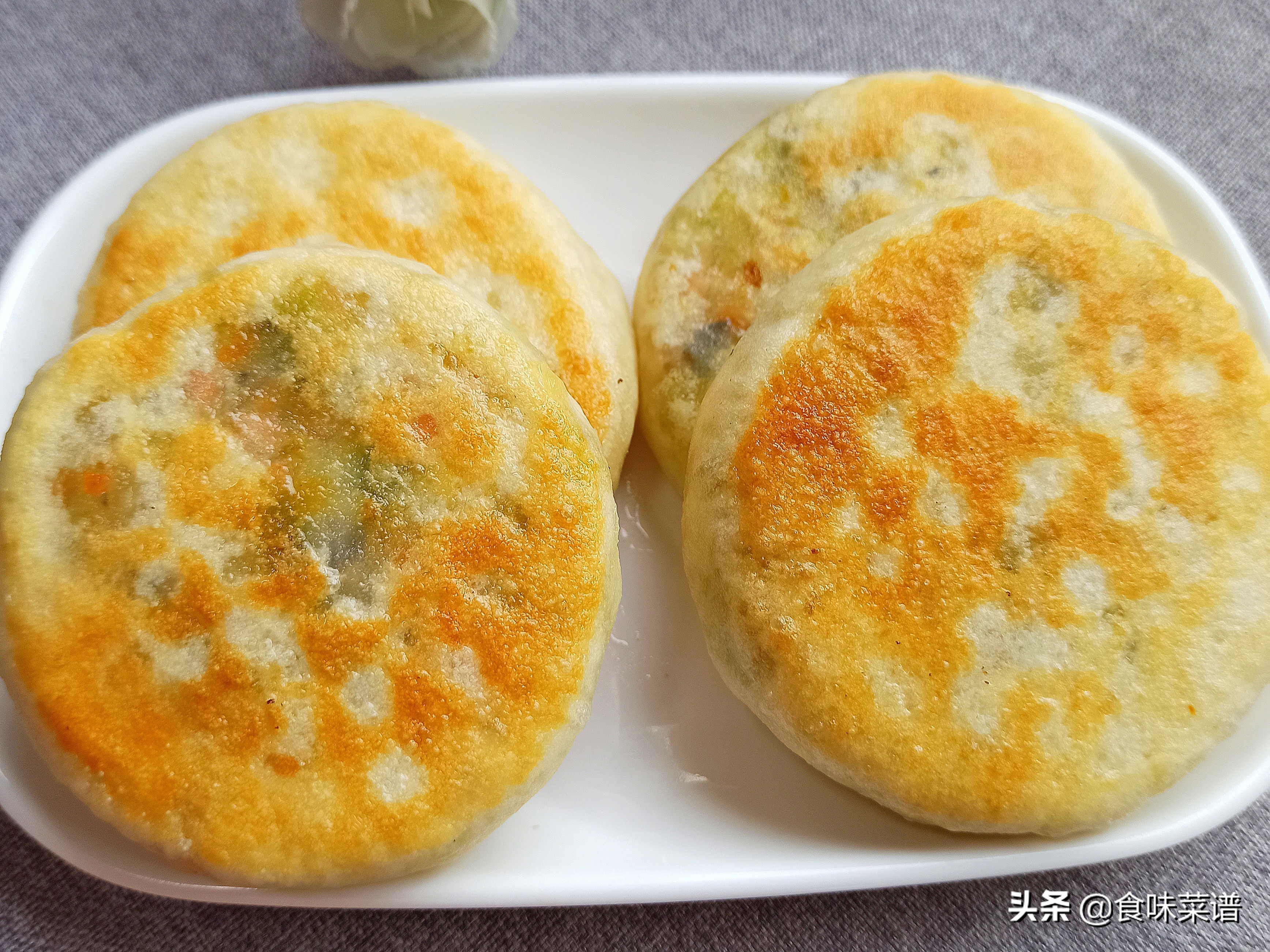 馅饼怎么做又薄又软怎么和面,饭店大白菜和芹菜馅的馅饼咋调馅