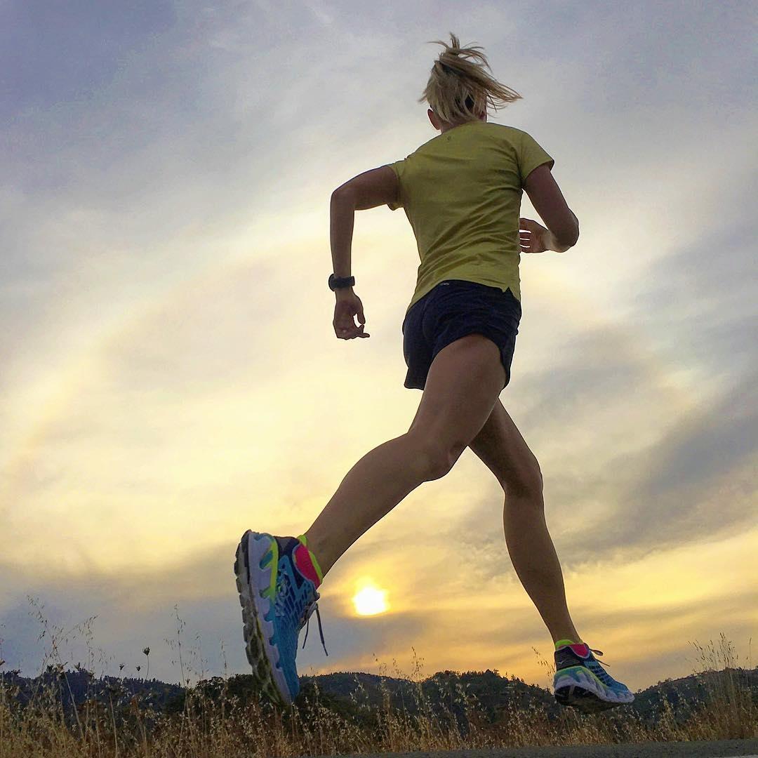 跑步该怎么跑才一点也不累,怎么才能让自己跑步快跑步不累呢