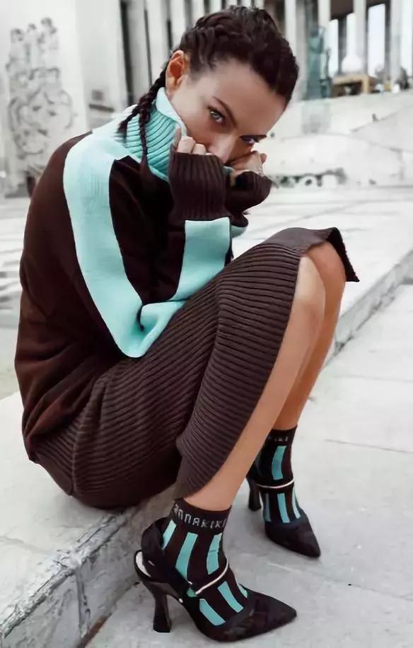 粉色打底适合什么颜色的外套,最适合女生的颜色