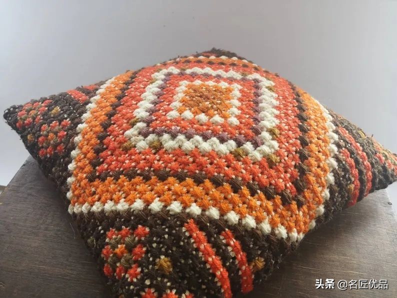 旧物利用!毛线用不完就用来刺绣,这才是十字绣最让人佩服的绣法