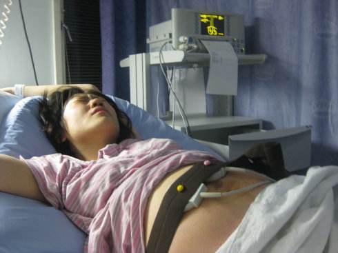 孕妈妈后期怎么运动有助于顺产,孕妇顺产怎么运动最快