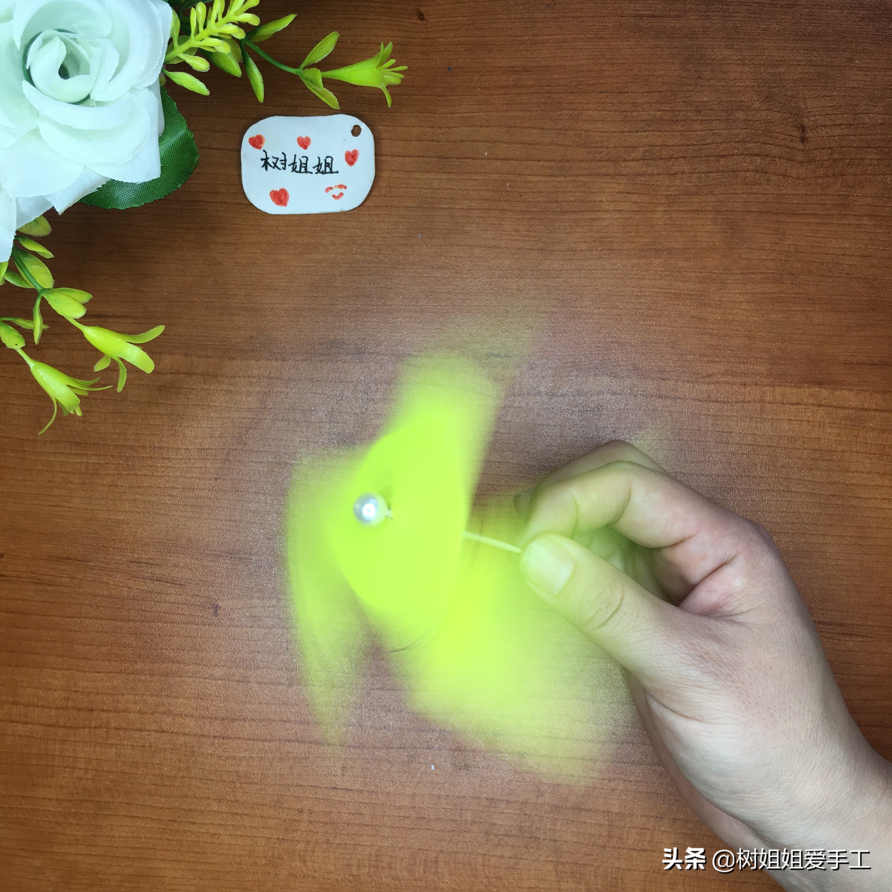 风车飞镖折纸教程,用四张纸折纸玩具飞镖变形