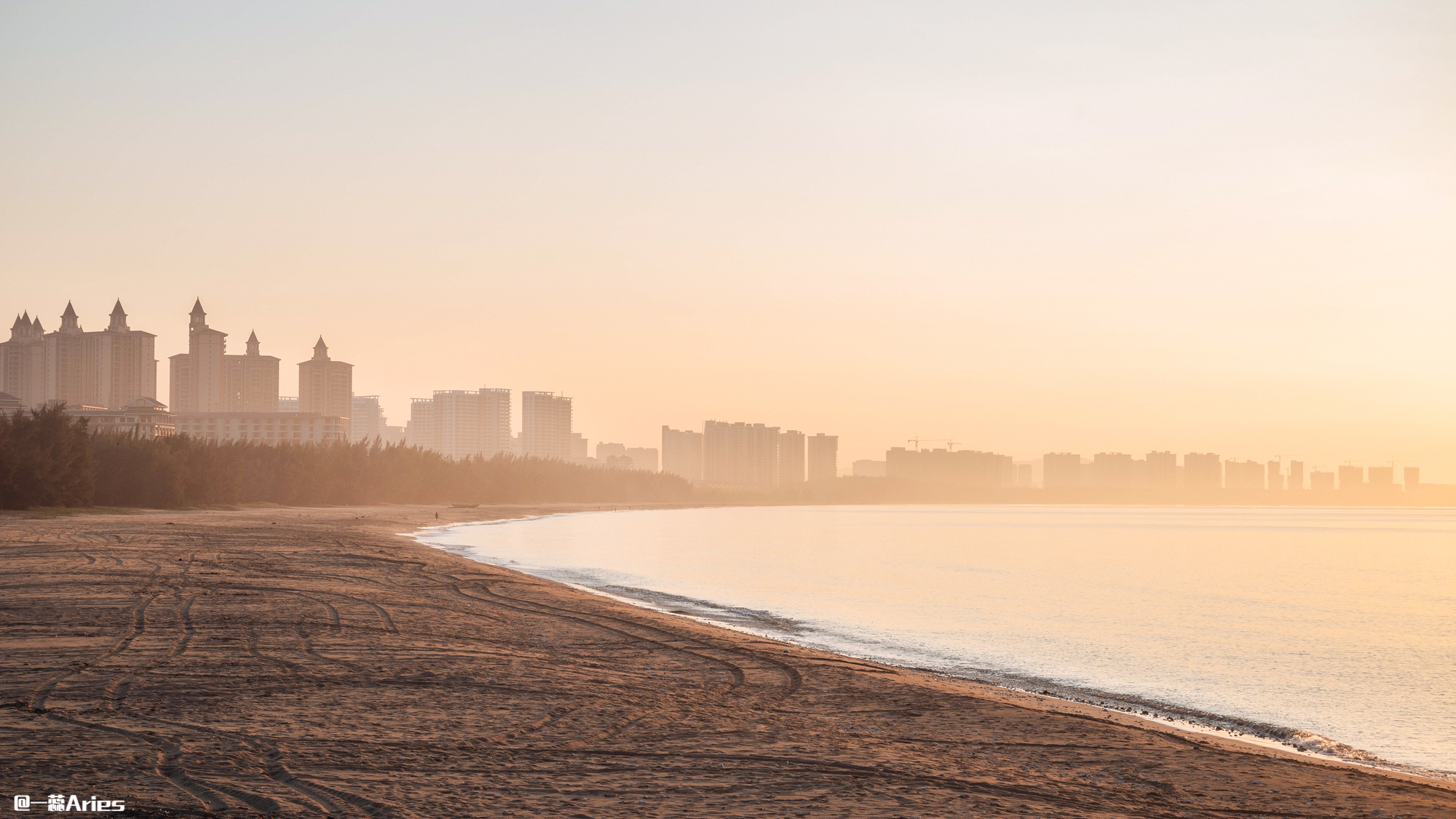 海南月亮湾旅游攻略,海南最美海湾旅游攻略