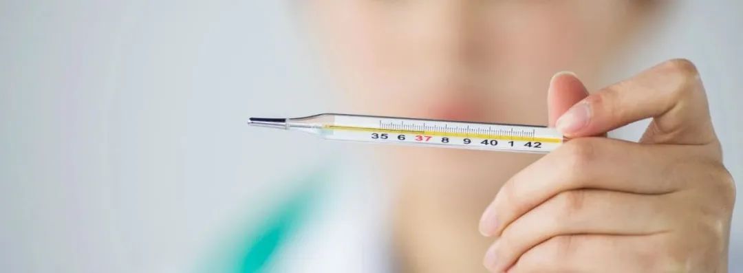 哺乳期体温35.5摄氏度,宝妈体温38.6度能哺乳吗