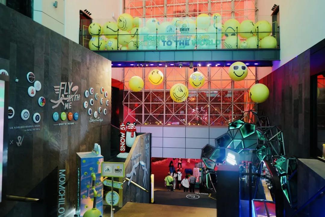 别争了,这条马路才是魔都内卷之王