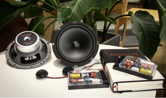 平民汽车音响升级,大众桑塔纳升级音响