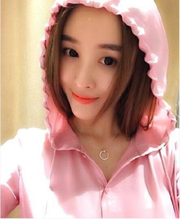 侯勇小20岁娇妻疑怀孕,结三次婚至今无子,妻子每个都年轻貌美