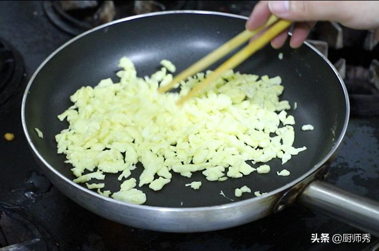 做西葫芦鸡蛋馅饺子的视频,怎样制作西葫芦鸡蛋馅饺子
