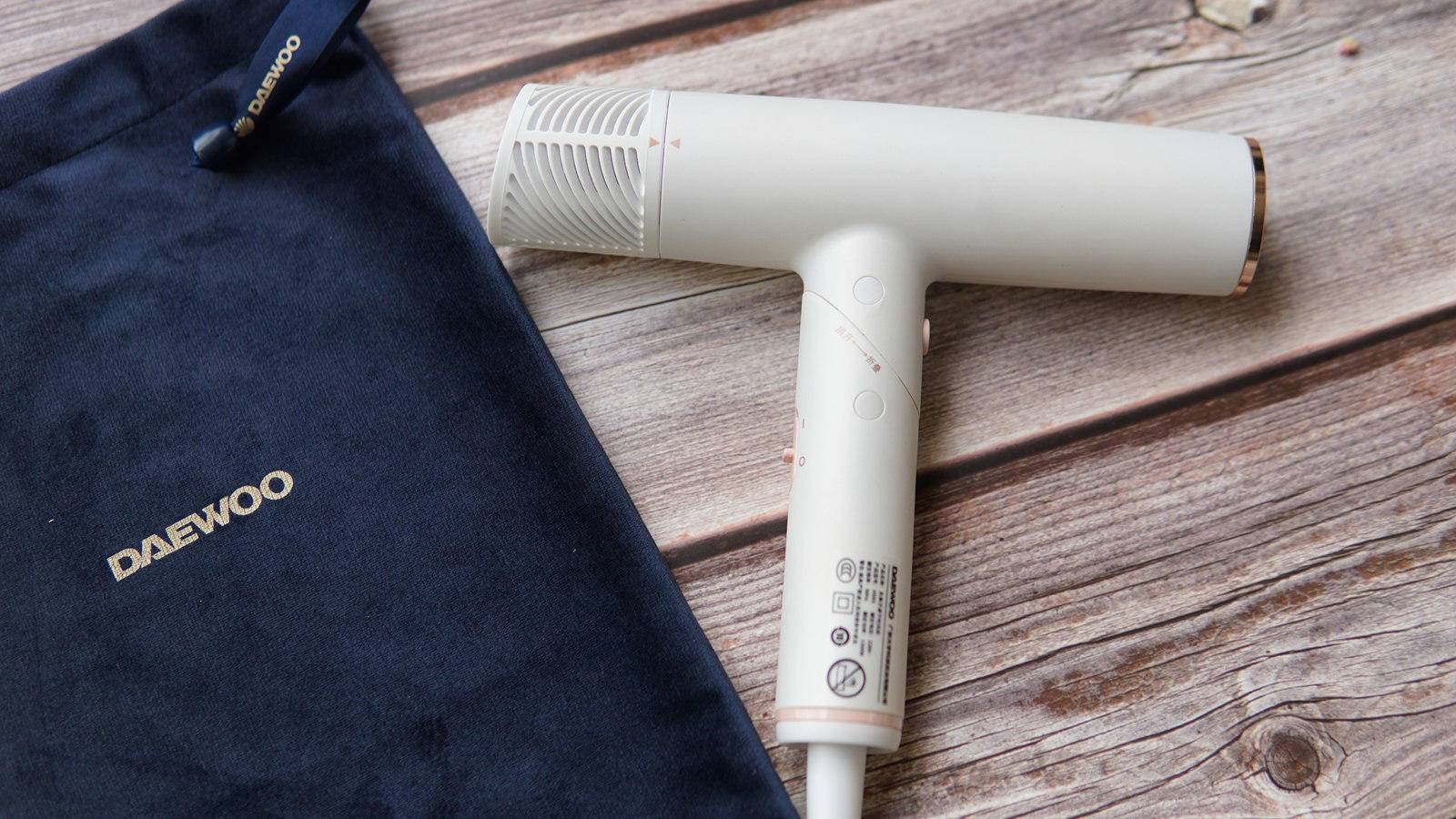 韩国大宇速干负离子吹风机,最新大宇吹风机