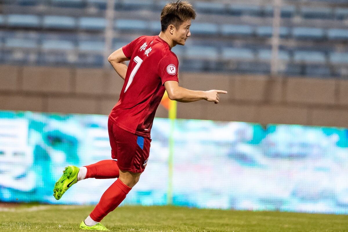 6分钟绝杀1-0梅州客家2连胜登顶,梅州客家联赛八连胜