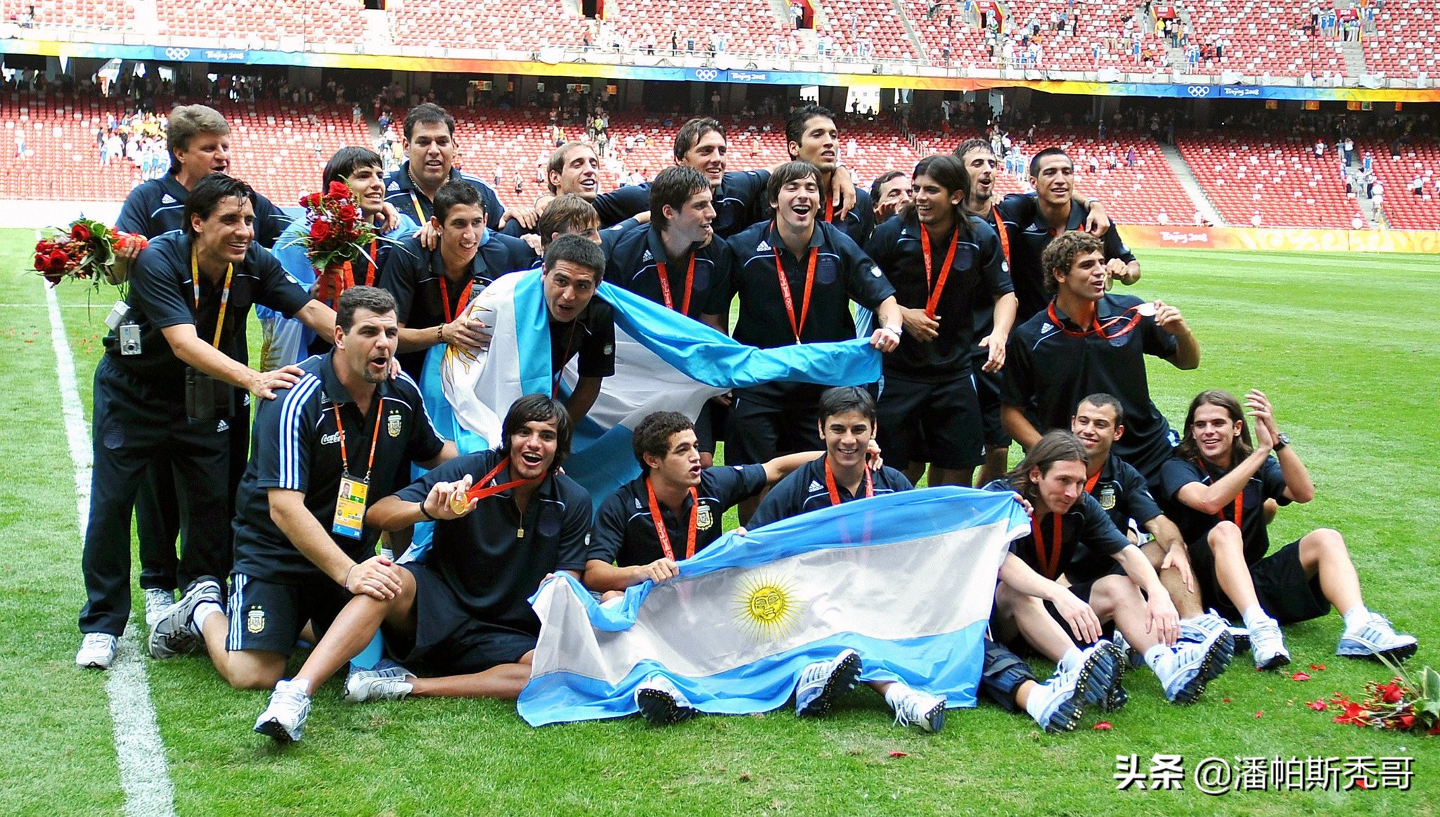 他是欧联杯之王的中场核心，也是蠢事之王，加油站离奇受伤养半年