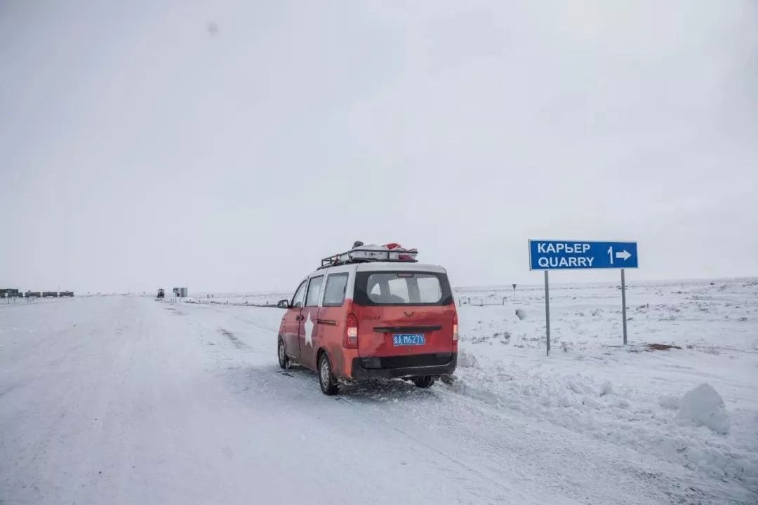 95后开着五菱环游世界,95后开面包车环游世界