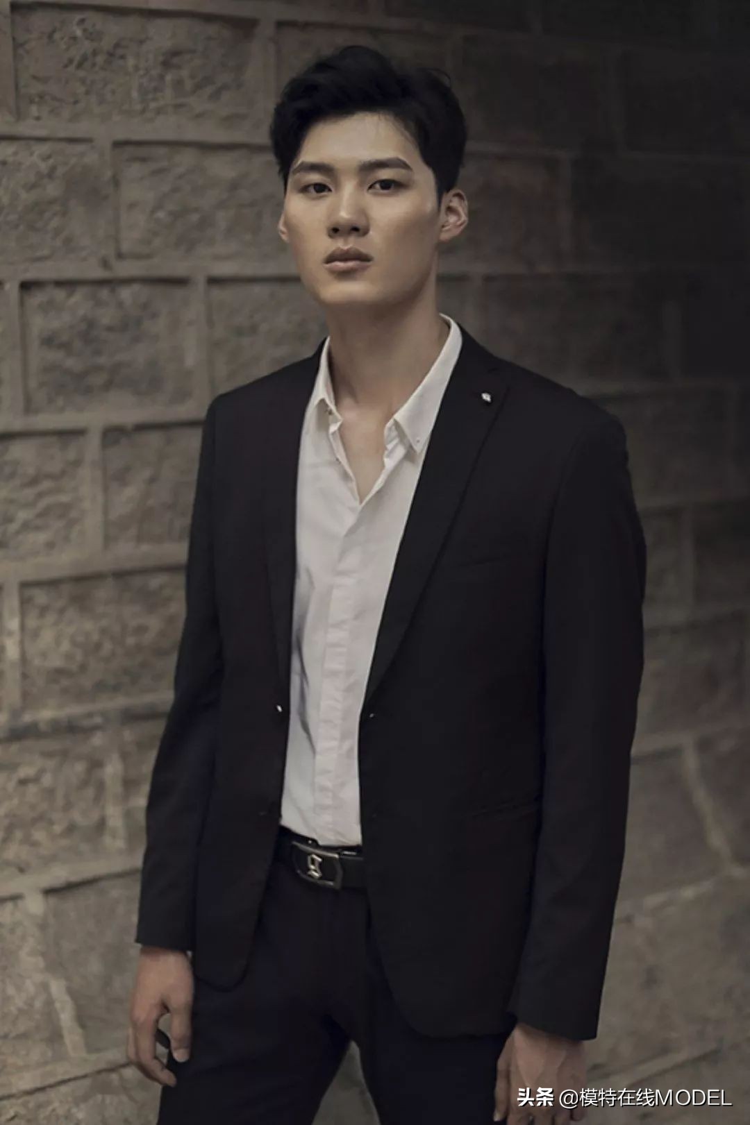 平面模特拍摄姿势新手教程,平面产品拍摄技巧