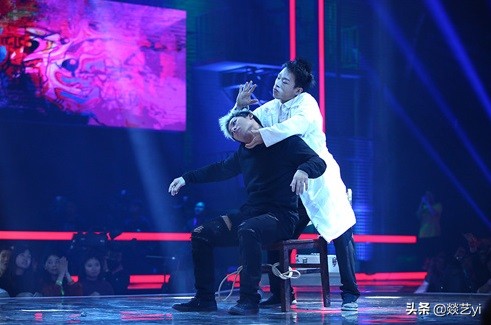 18岁的易烊千玺，凭什么连任两季《这！就是街舞》队长？