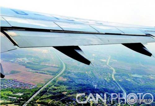 飞机那么快如何减速,飞机那么快是怎么刹车的
